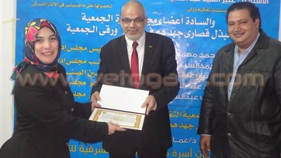 بالصور.. مستشار محافظة الشرقية يكرم إدارة جمعية شباب الشرقية للتنمية