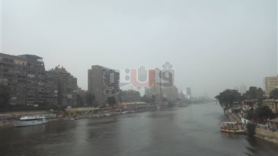 الأتربة تغطي سماء القاهرة (صور)