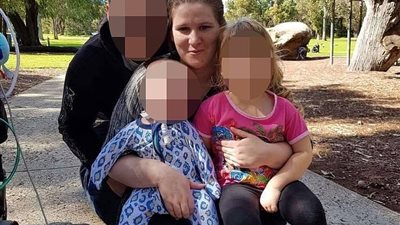 سيدة بريطانية تحاول قتل رضيعها بالكلور (صور)