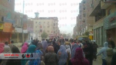 مسيرة نسائية لأنصار الإرهابية بالإسماعيلية