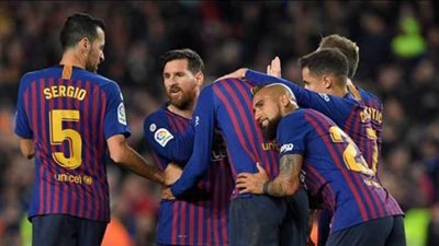 برشلونة يبتعد بصدارة الدوري الإسباني بثلاثية في إيبار