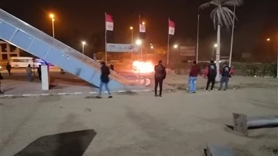 تفحم سيارة «سوزوكي» بسبب ماس كهربائي في الشرقية (صور)