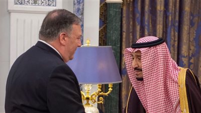 العاهل السعودي يستقبل وزير خارجية أمريكا في الرياض