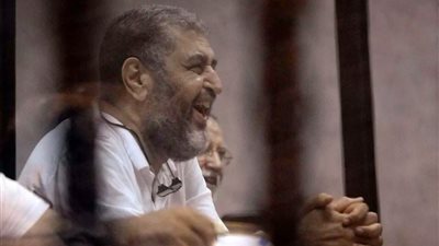 تأجيل طعن بديع والشاطر على المؤبد بأحداث الإرشاد لـ 4 يناير