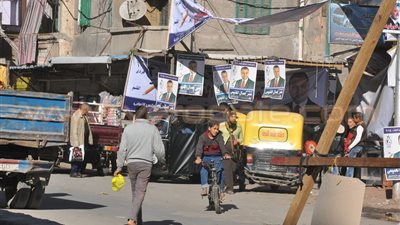 بالصور.. «ميكروباصات دعاية» مرشحى الرمل تحشد الناخبين بالإسكندرية