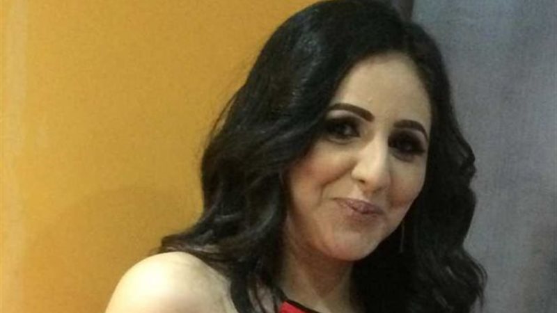 الكاتبة الروائية