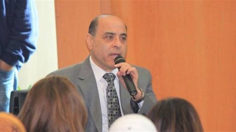 الدكتور أشرف مرعي،