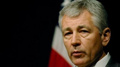 «هيجل» يرحب في اتصال هاتفي مع نظيره الأوكراني بإبعاد الجيش عن الأزمة