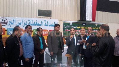 بالصور.. فوز 100 شخص بمشروع تاكسي دمياط