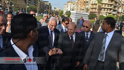 وزير التنمية المحلية ومحافظ القاهرة يضعان حجر أساس «جراج روكسي»