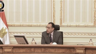 مصر تقفز 8 مراكز في تصنيف أفضل اقتصاد عالمي.. والسيسي يكلف بتحسين الأداء