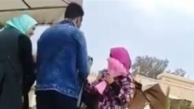 جامعة الأزهر: بحث إلغاء عقوبة الفصل على طالبة الحضن