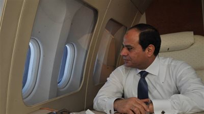مقدمة الرئيس تصل مطار القاهرة استعدادا للسفر إلى أثينا