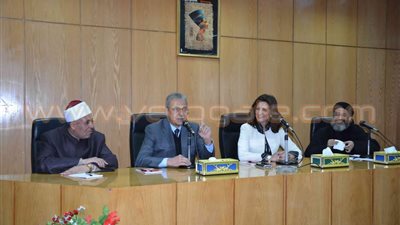 بالصور.. وزير الهجرة: مبادرة لجلب العقول المهاجرة من الخارج