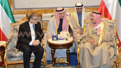أمير الكويت يستقبل «بيل جيتس» في قصر بيان