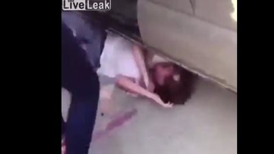 شاهد ماذا فعلت فتاة مع حبيبها بعد رفضه الانفصال عنها بشكل ودي (فيديو)