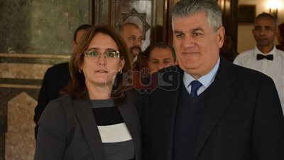 سفيرة كوبا في ضريح عبد الناصر لإحياء الـذكرى 101 لميلاده