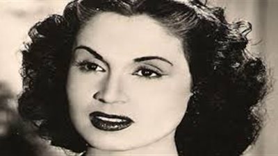 نور الهدى تروى حكاية «بوسة» مع الملك فاروق