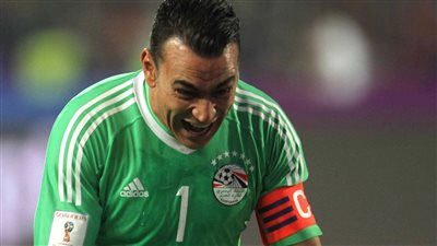 فيفا يحتفل بعيد ميلاد عصام الحضري الـ46