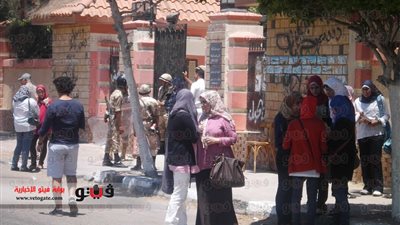 بالصور.. استياء أولياء الأمور بسبب امتحان الفيزياء ببورسعيد