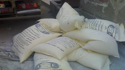 إحباط محاولة تهريب دقيق وخبز لبحيرة المنزلة