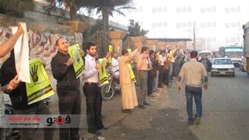 سلسلة بشرية لأنصار