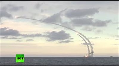 بالفيديو.. غواصة روسية مجهزة بصواريخ كروز ترسو قبالة السواحل السورية