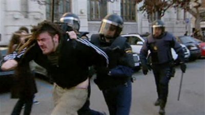 مواجهات عنيفة بين الشرطة الفرنسية ومحتجين ضد بناء مطار جديد