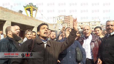 بالفيديو والصور.. مظاهرة لسائقي النقل العام بجراج إمبابة