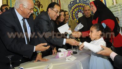 بالفيديو.. وزير الإسكان لمحافظ القاهرة: «لو عندكم أراضى فاضية هانبنى عليها»