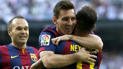 ميسي يجتاز حاجز الـ400 هدف مع برشلونة