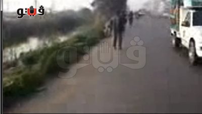 بالفيديو.. سلسلة بشرية لـ