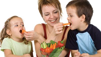 8 خطوات تحمي طفلك من البدانة وتحببه في الأكلات المنزلية