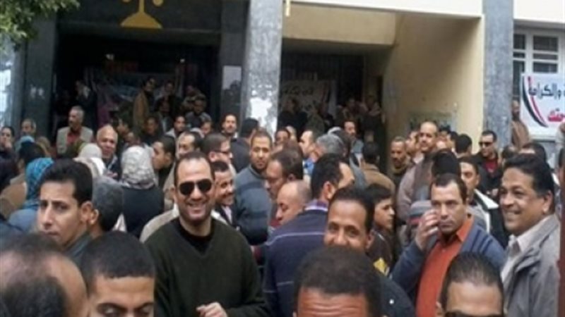 اضراب موظفى الشهر