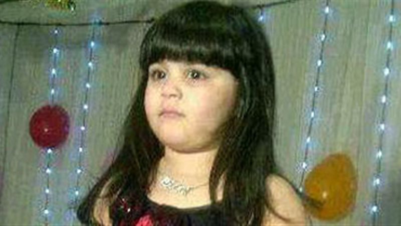  الطفلة زينة