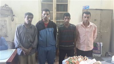 بالصور..شرطة النقل تشن حملة مكبرة لتطهير محطات مترو الأنفاق