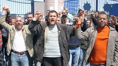 100 عامل يضربون عن العمل بشركة 