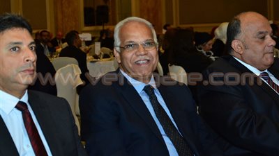 بالصور.. وزير التنمية المحلية ومحافظ القاهرة يشاركان في حفل تكريم «محلب»