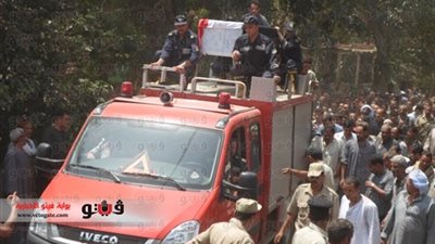 تشييع جنازة شرطي استشهد أثناء تأمين سيارة بريد بالإسماعيلية