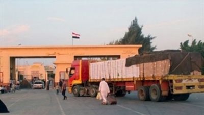 إدخال 38 شاحنة مواد بناء إلى قطاع غزة