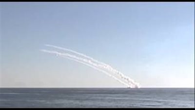 «الدفاع الروسية» تنشر فيديو لغواصة تطلق صواريخ كاليبر ضد داعش بسوريا