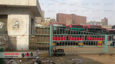 بالصور.. عمال النقل العام بـ 