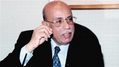 مفيد شهاب وليلي علوي في عزاء كامل توفيق دياب بـ«عمر مكرم»