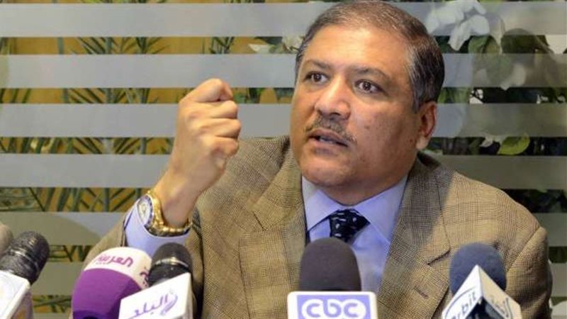 الدكتور عفت السادات