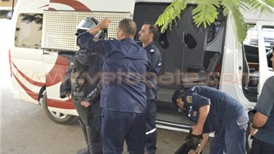 الحماية المدنية تنتقل لمعاينة سيارة متروكة أمام نادي قضاة الإسماعيلية