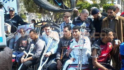 مصابو بورسعيد يطالبون بمقابلة المحافظ واستعراض مشاكلهم