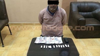 ضبط تاجر مخدرات بشرم الشيخ بحوزته 12 لفافة هيروين
