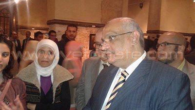 بالصور.. «أبو سعدة» يفتتح معرض «ولد ليبقى» تخليدًا لنجيب محفوظ