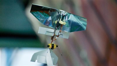 أصغر طائرة بلا طيار في العالم تزن 20 جرامًا وتشبه يعسوبا