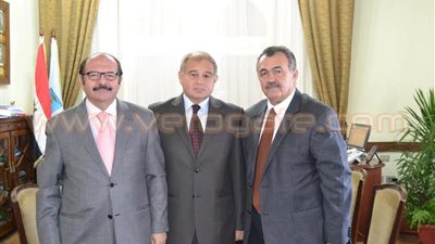 تعيين عميدين جديدين لكلية الطب والآداب بجامعة الإسكندرية